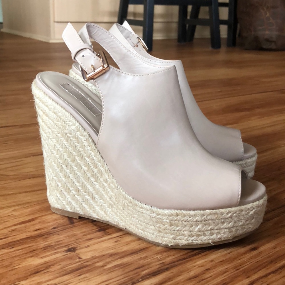 Nude wedge Heel